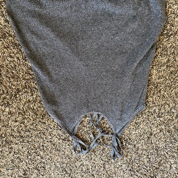 Top - Picture 2 of 3